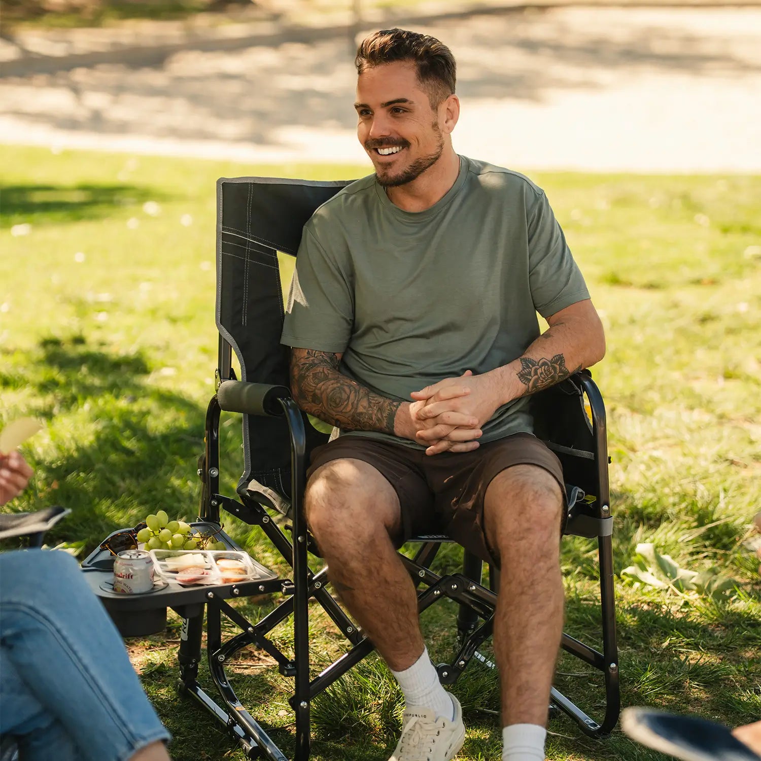Stowaway Rocker with Side Table | Featured Outdoor Choice | Outlandridge 720FqA